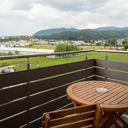 Brasov Holiday Apartments - Magenta エクステリア 写真